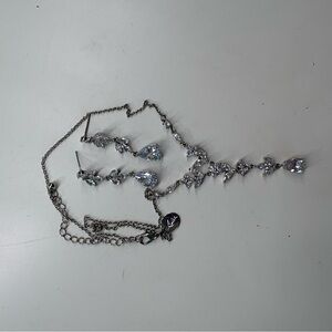 Elegant Silver Necklace with Sparkling Accents